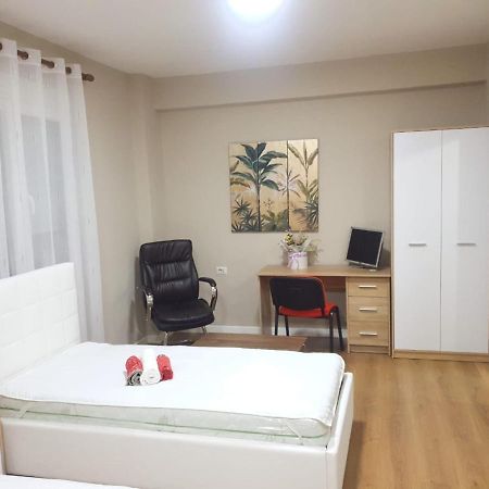 Lovely Apartment On Tirana City Center Тирана Екстериор снимка