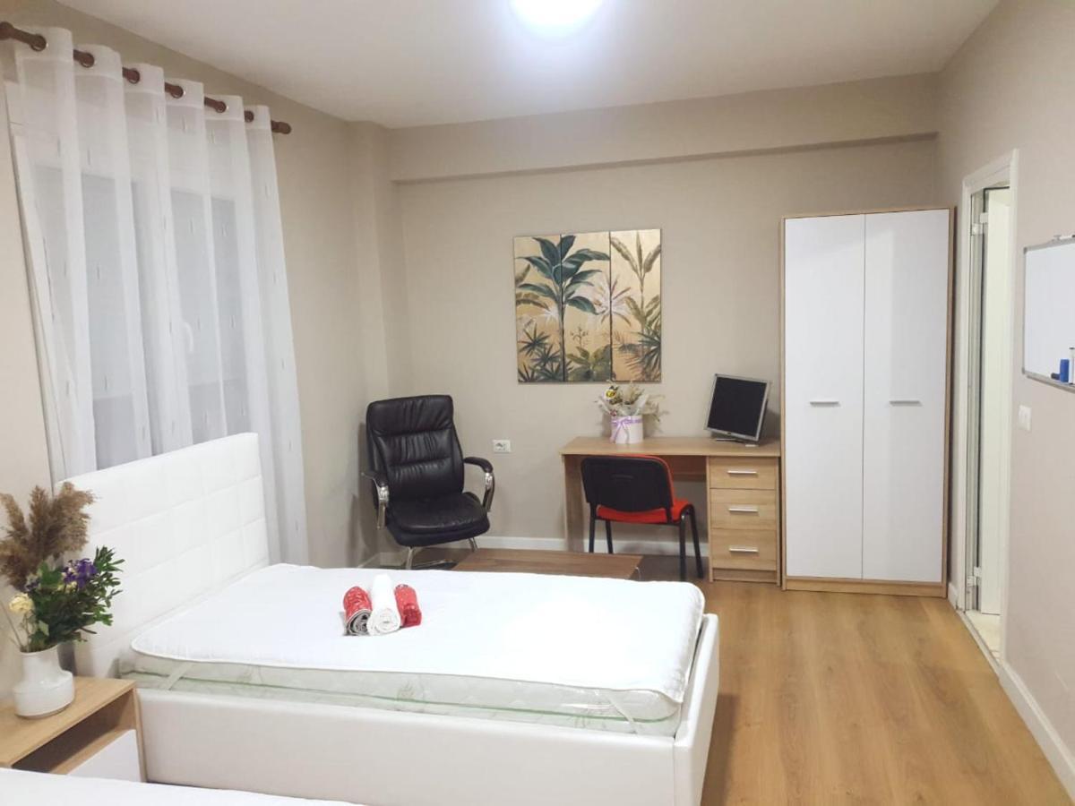 Lovely Apartment On Tirana City Center Тирана Екстериор снимка